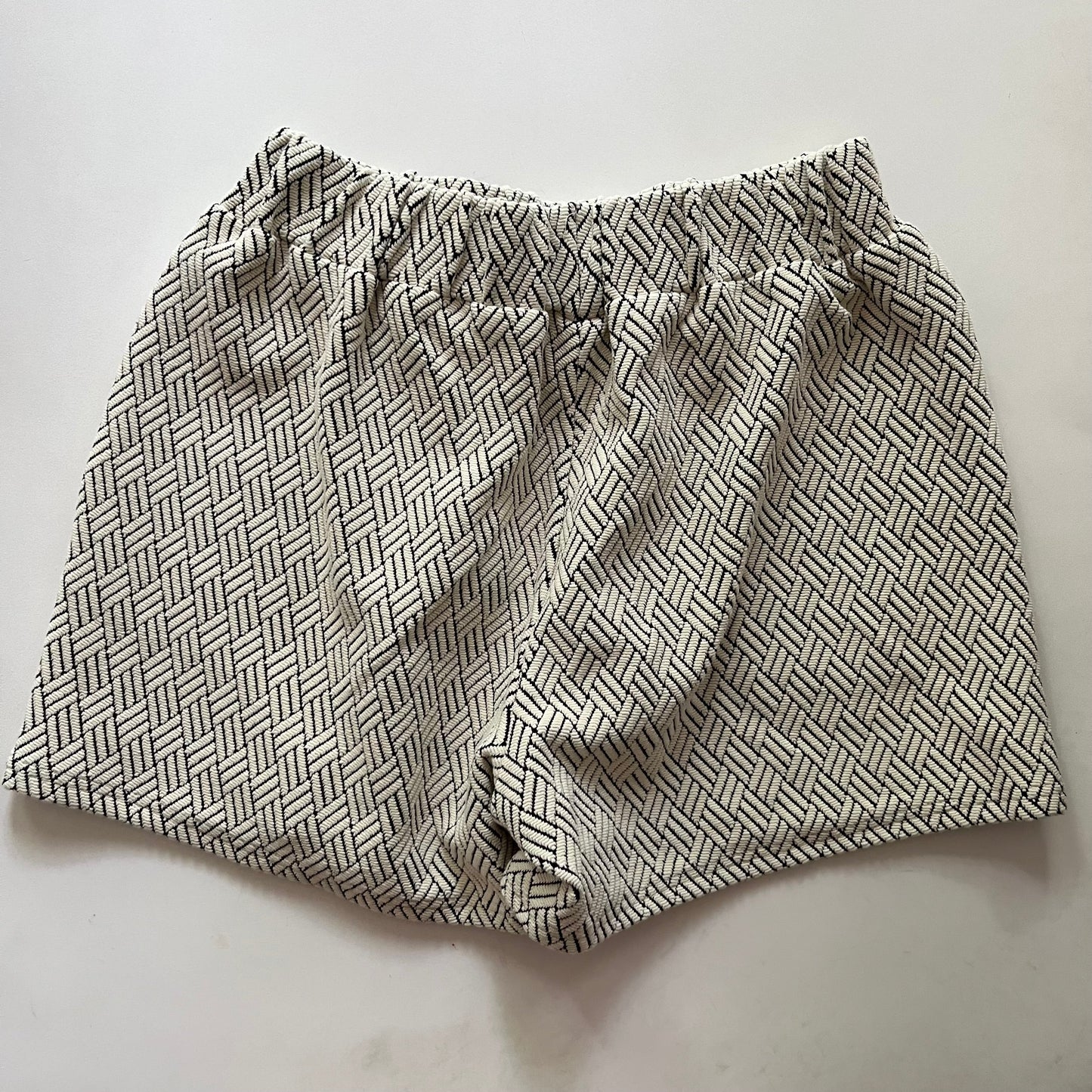 Shorts By See And Be Seen In Cream, Size: 8