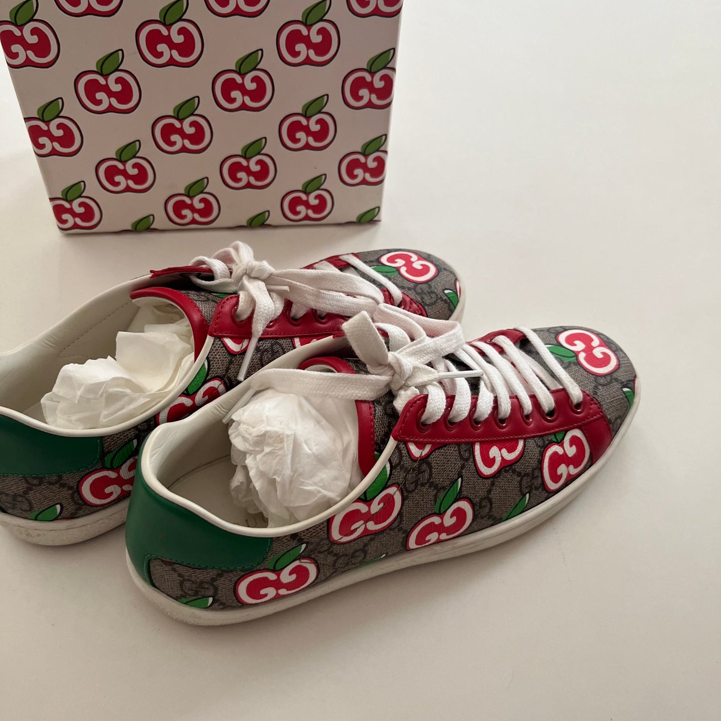 Shoes Athletic By Gucci In Red Green, Size: 6.5