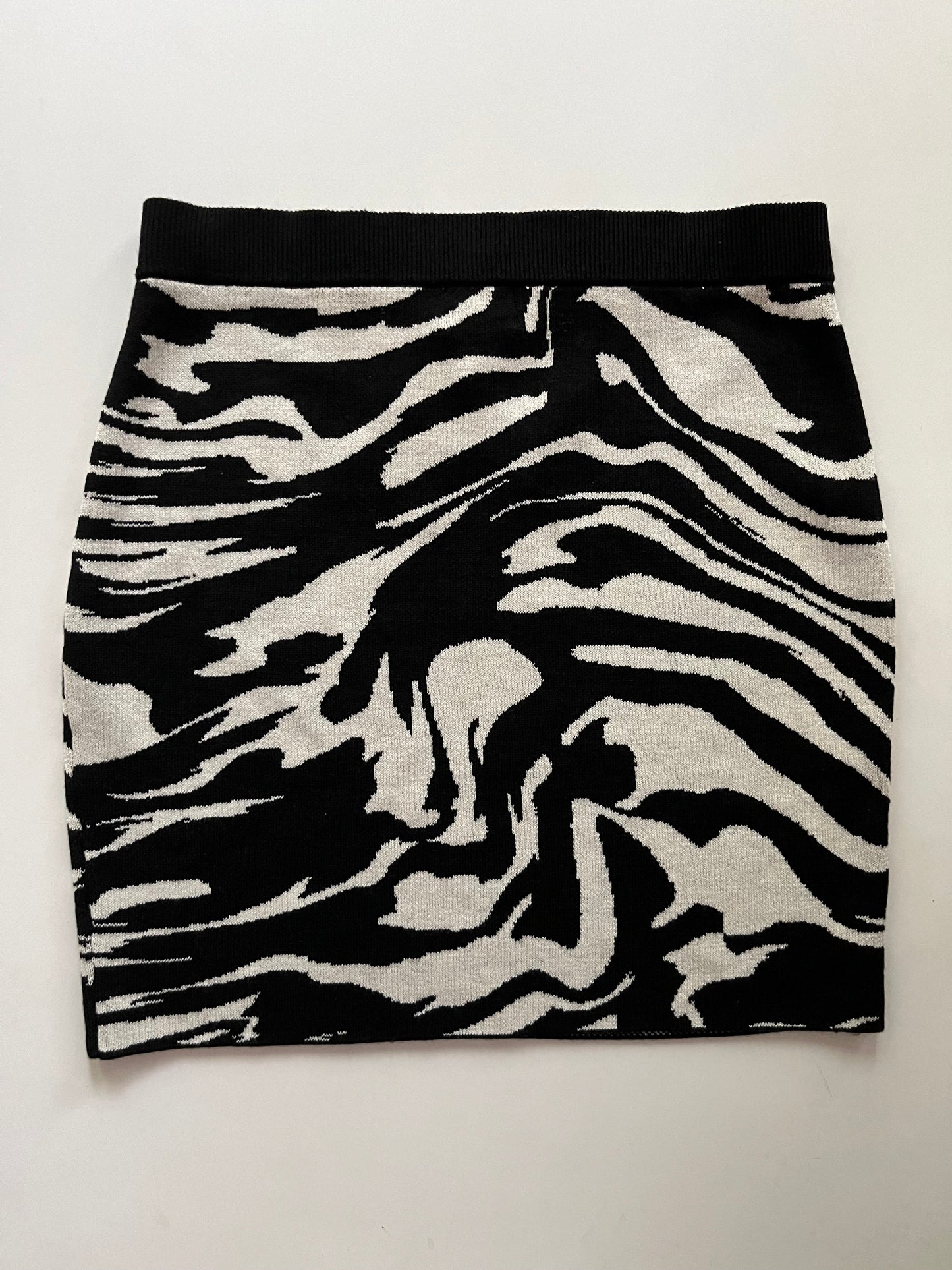 Skirt Mini & Short By H&m In Black Cream, Size: 8