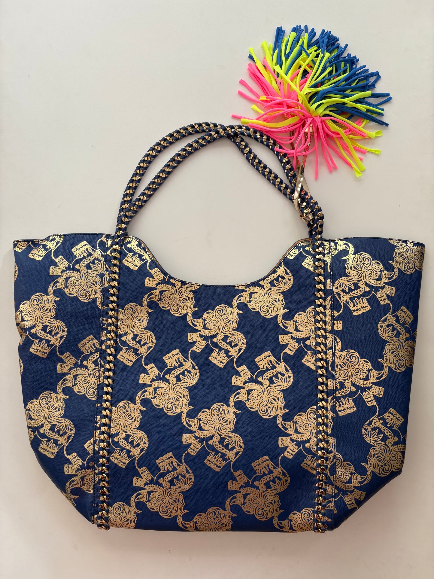 Handbag Designer By Lilly Pulitzer, Size: Large