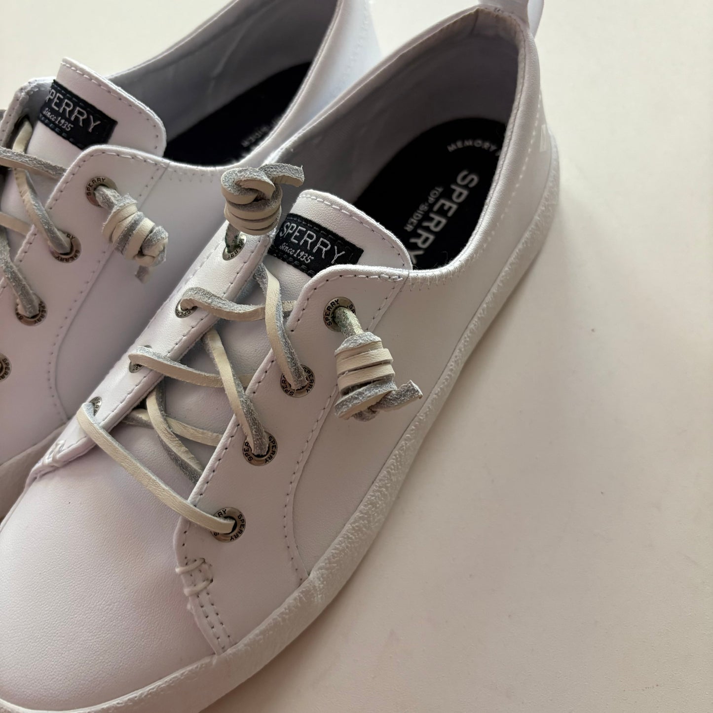 Shoes Sneakers By Sperry In White, Size: 8