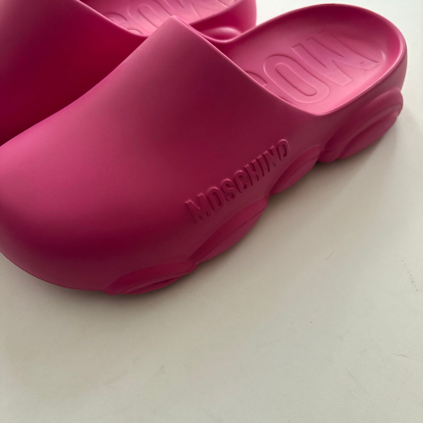 Shoes Designer By Moschino In Hot Pink, Size: 9