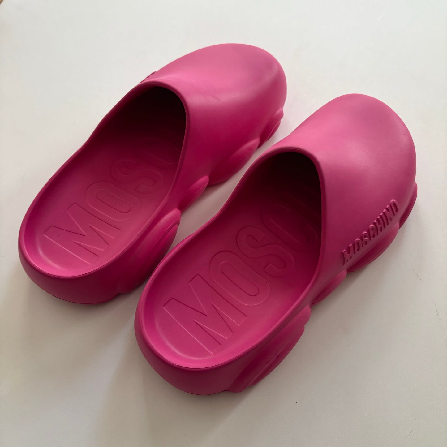 Shoes Designer By Moschino In Hot Pink, Size: 9