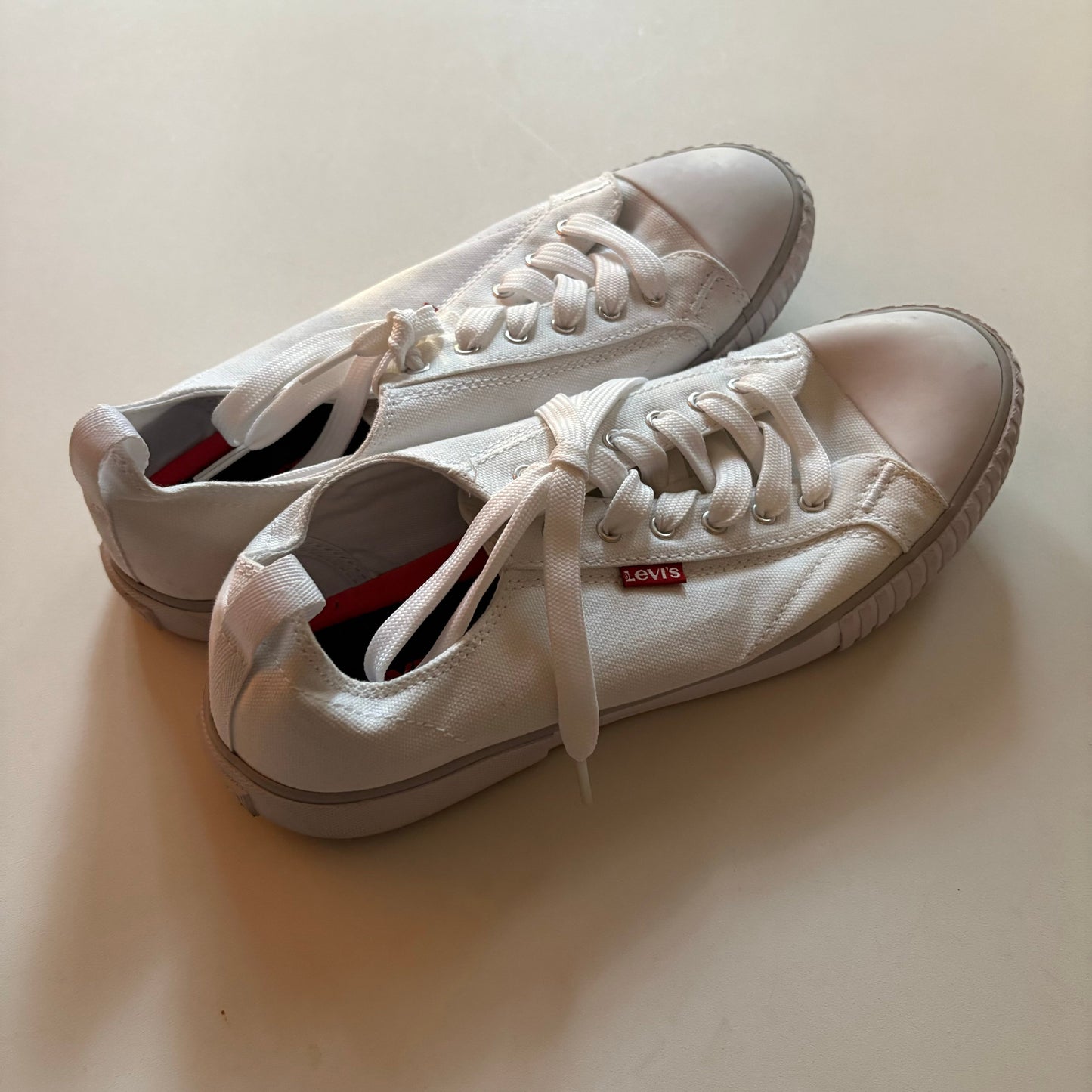 Shoes Sneakers By Levis In White, Size: 9