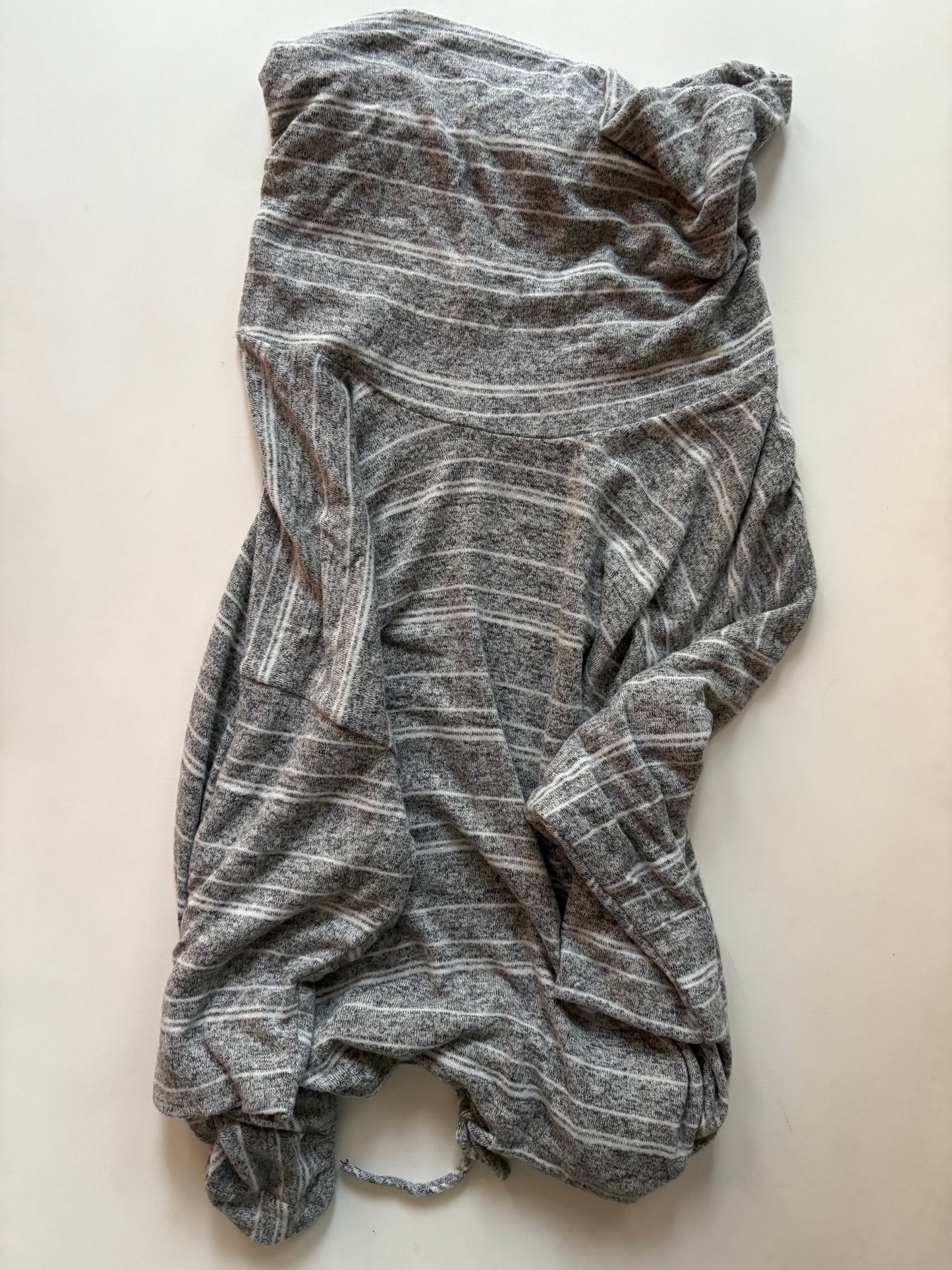 Top Long Sleeve By Green Envelope In Grey, Size: 1x