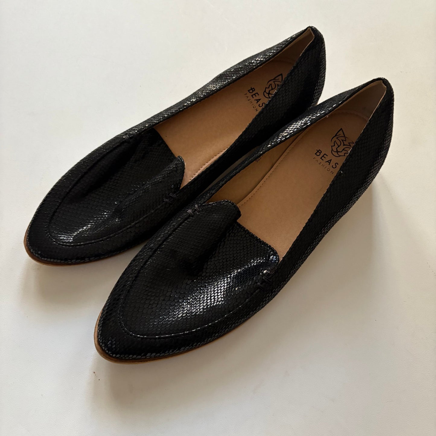 Shoes Flats By Cmc In Black, Size: 8.5