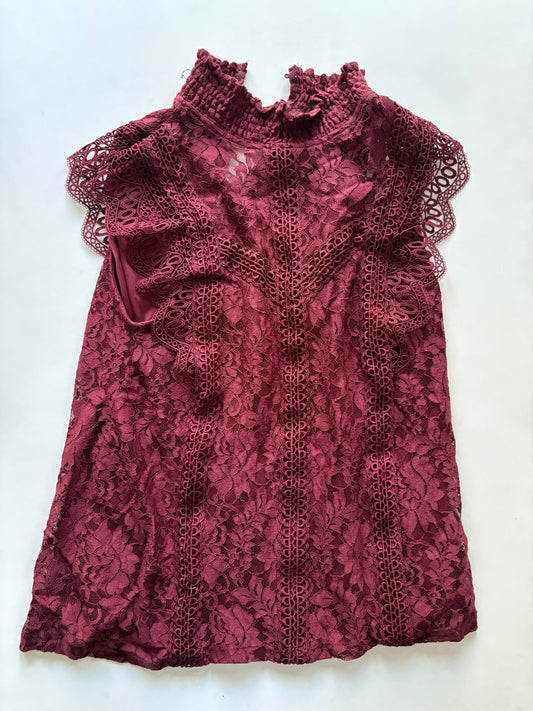 Top Sleeveless By Cable And Gauge In Maroon, Size: L