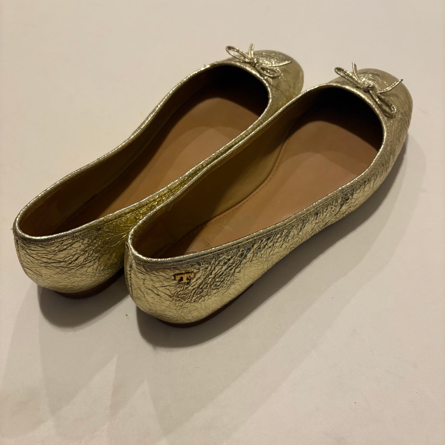 Shoes Flats By Tory Burch In Gold, Size: 7