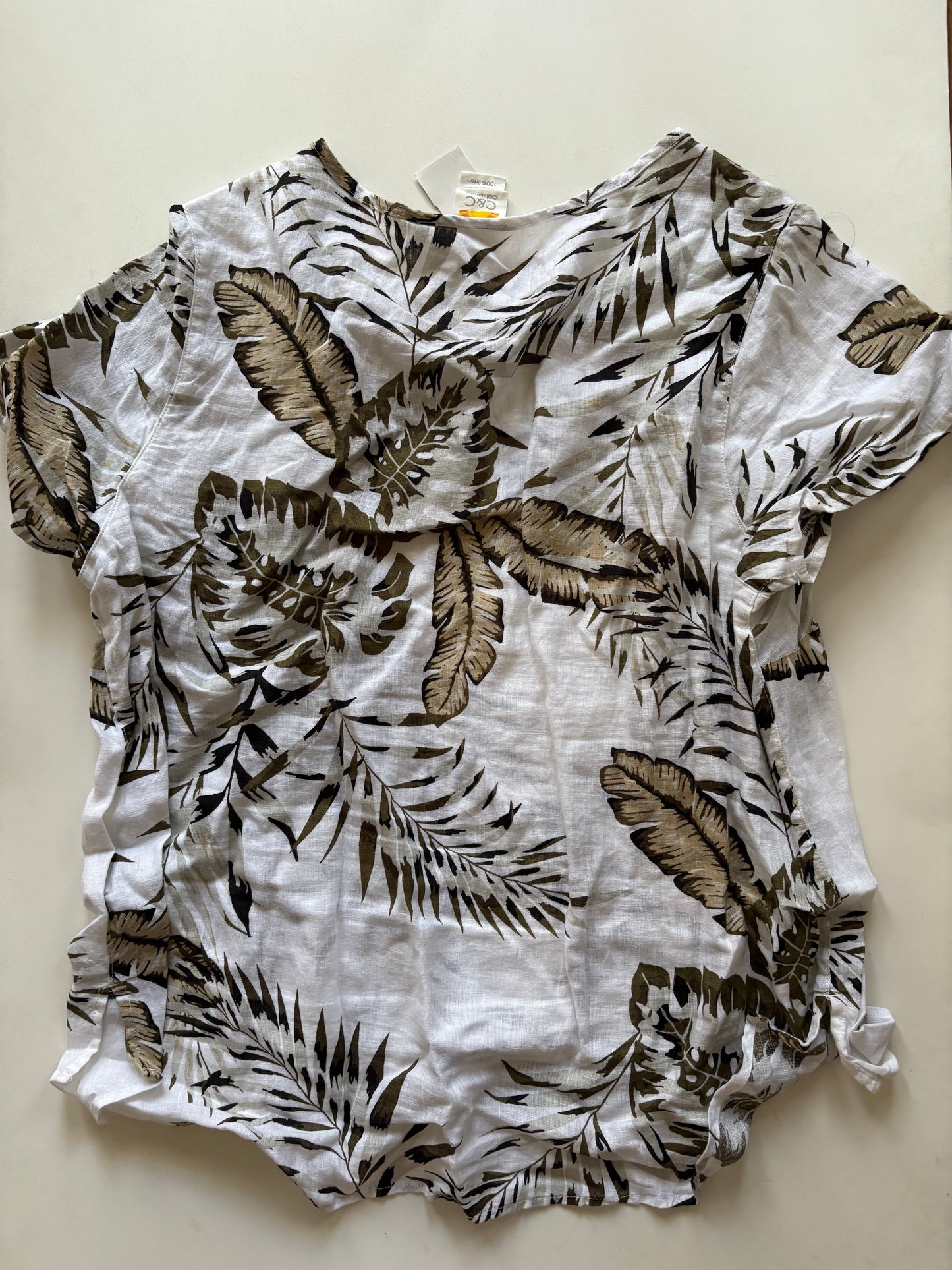 Top Short Sleeve By C And C In Floral Print, Size: 1x