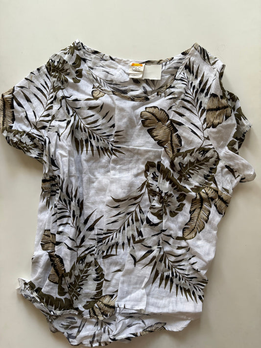 Top Short Sleeve By C And C In Floral Print, Size: 1x