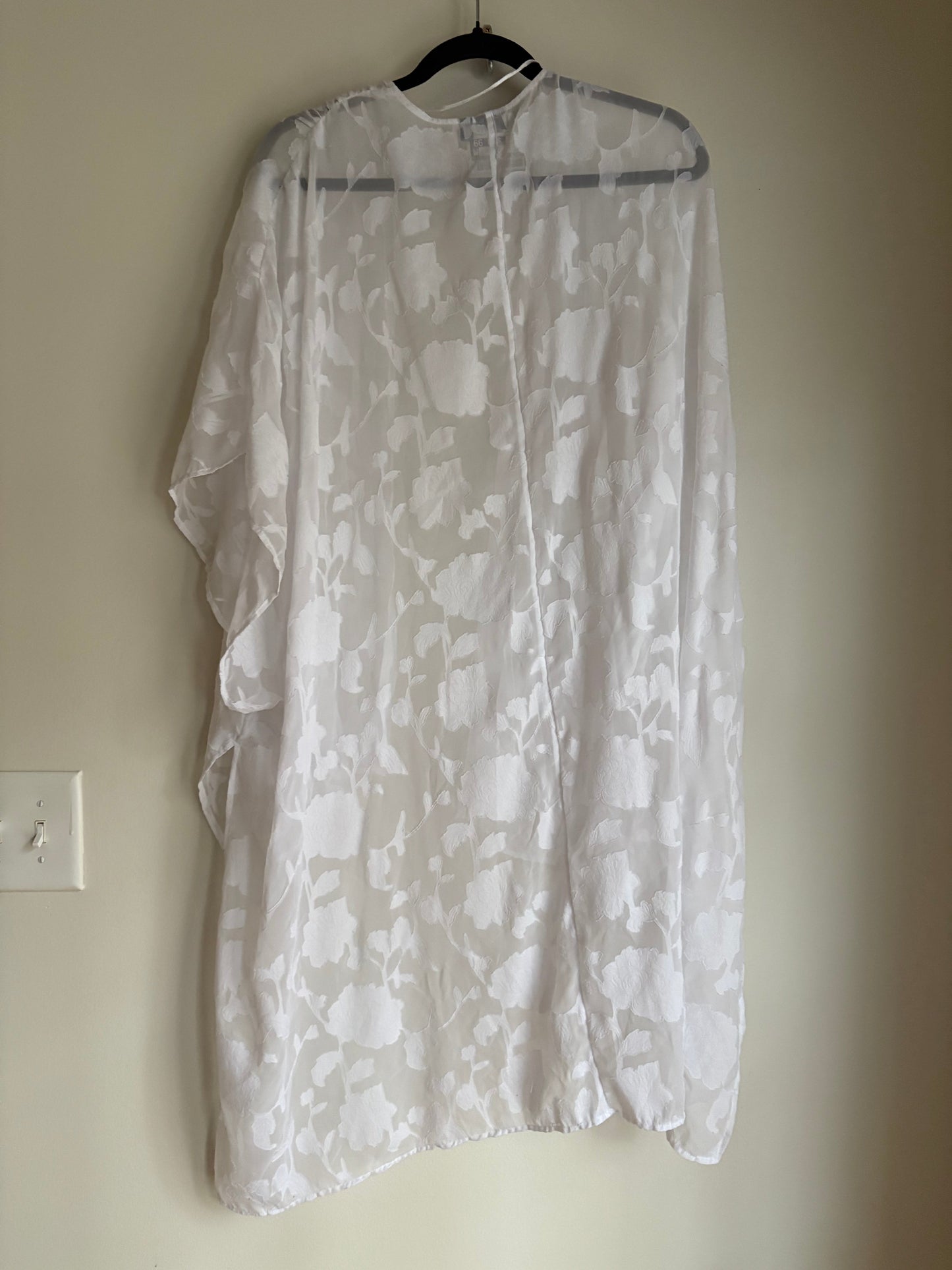 Kimono By Kaari Blue In White, Size: L