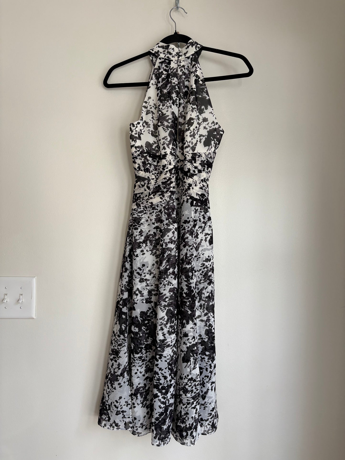 Dress Party Long By White House Black Market In Black & White, Size: 4