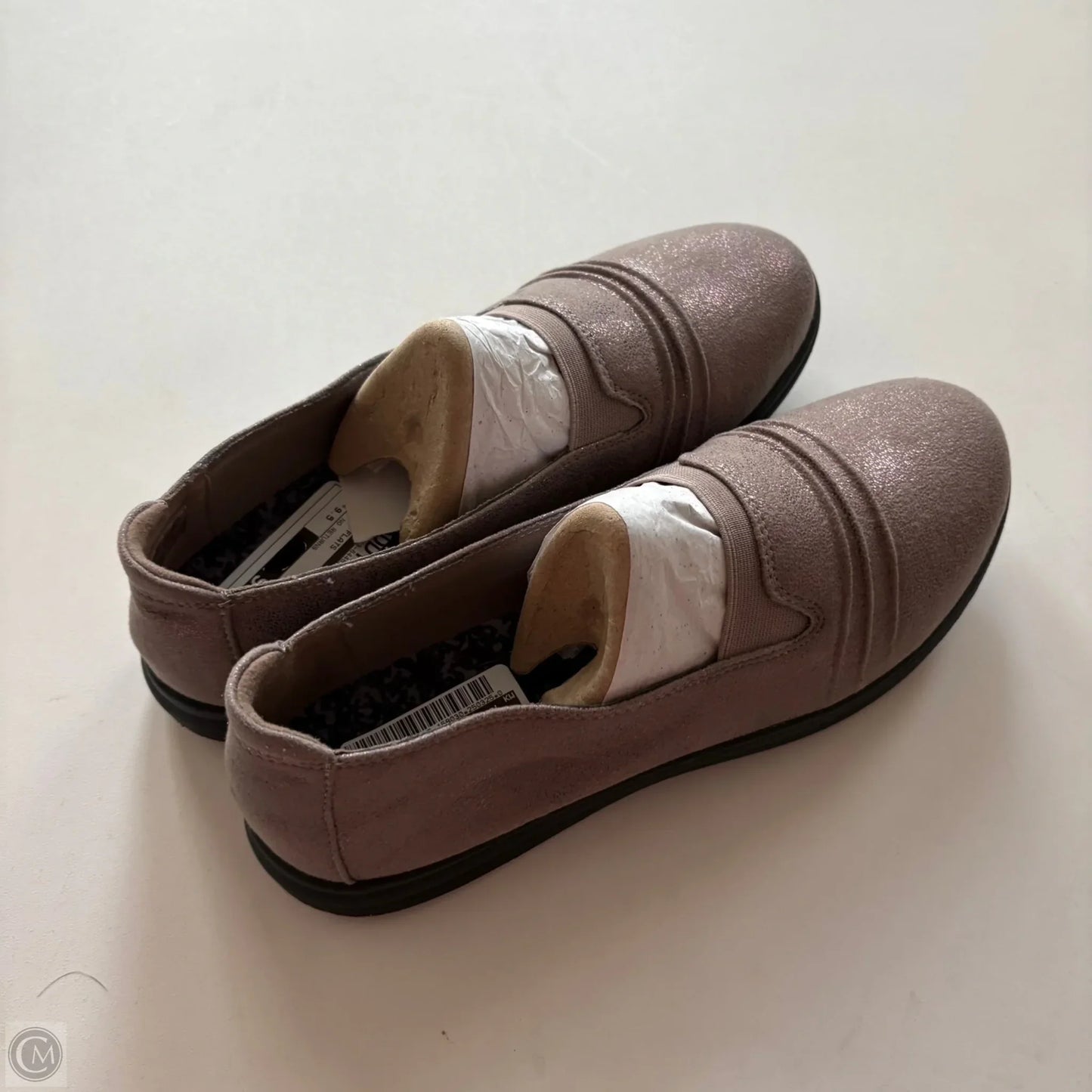 Shoes Flats By Clarks In Gold, Size: 9.5