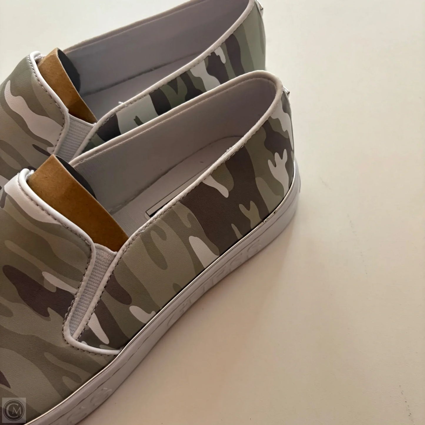 Shoes Flats By Guess In Camouflage Print, Size: 8