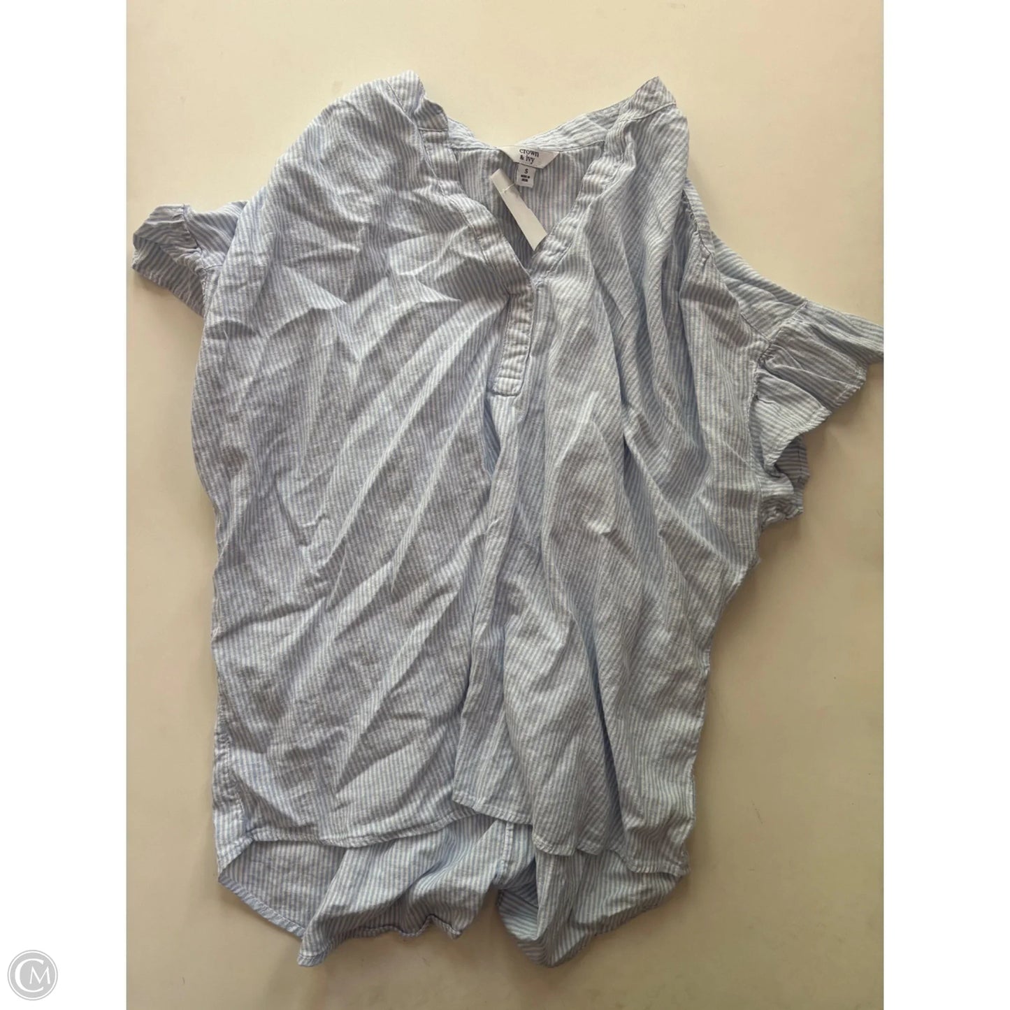 Top Long Sleeve By Crown And Ivy In Striped Pattern, Size: S