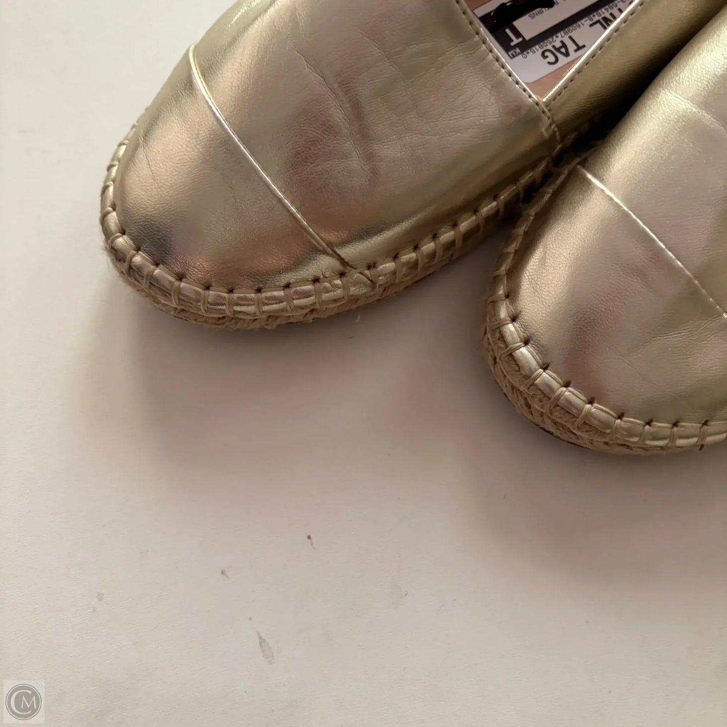 Shoes Flats By Chase & Chloe In Gold, Size: 10