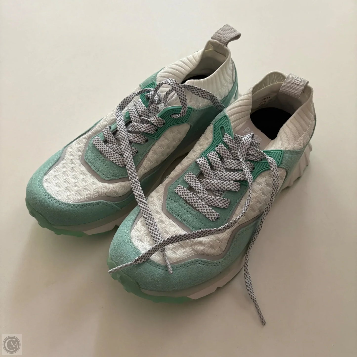 Shoes Athletic By Cma In White, Size: 7.5