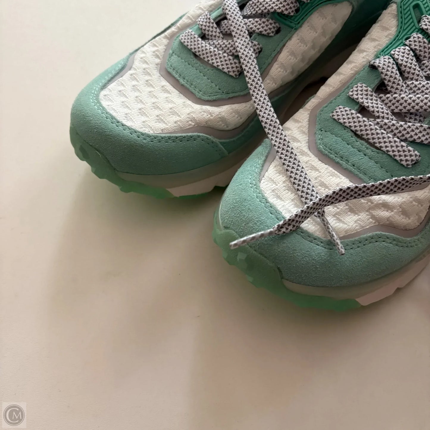 Shoes Athletic By Cma In White, Size: 7.5