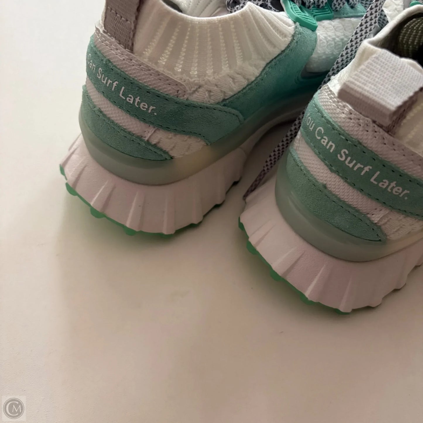 Shoes Athletic By Cma In White, Size: 7.5