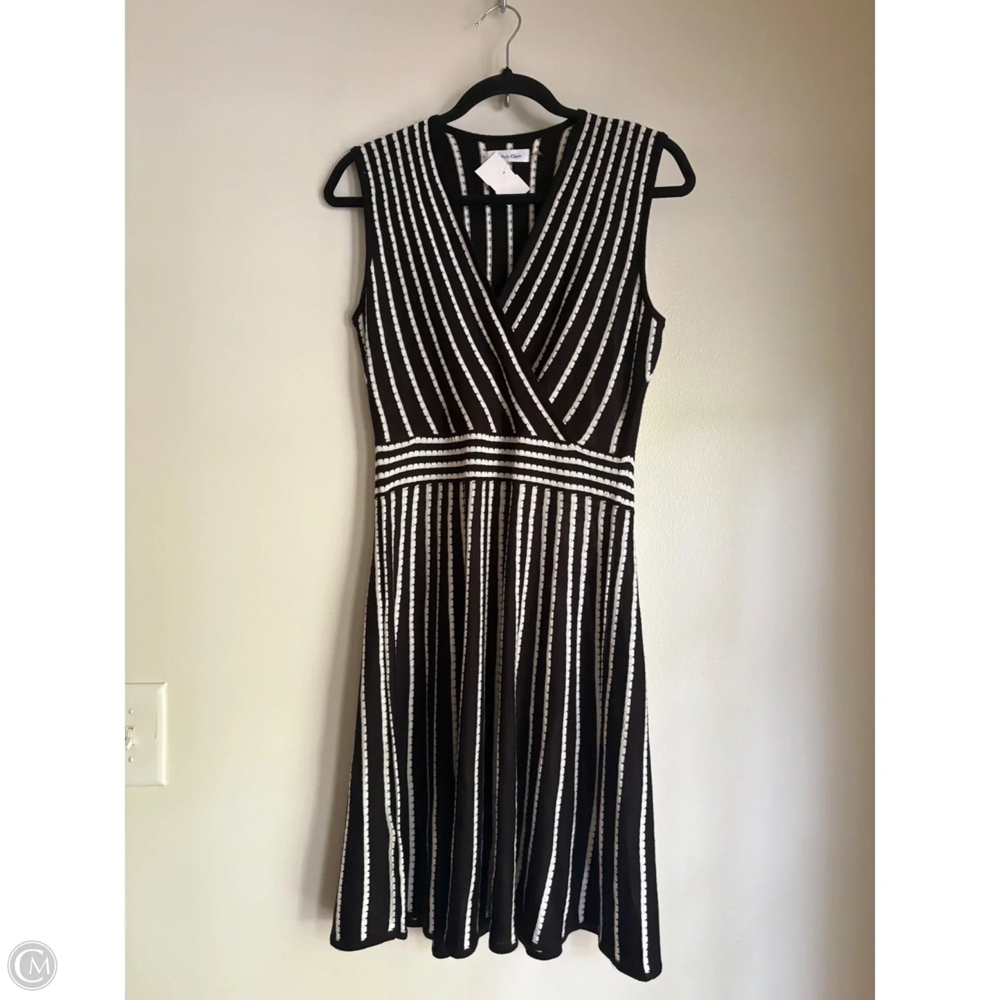 Dress Casual Midi By Calvin Klein In Striped Pattern, Size: M