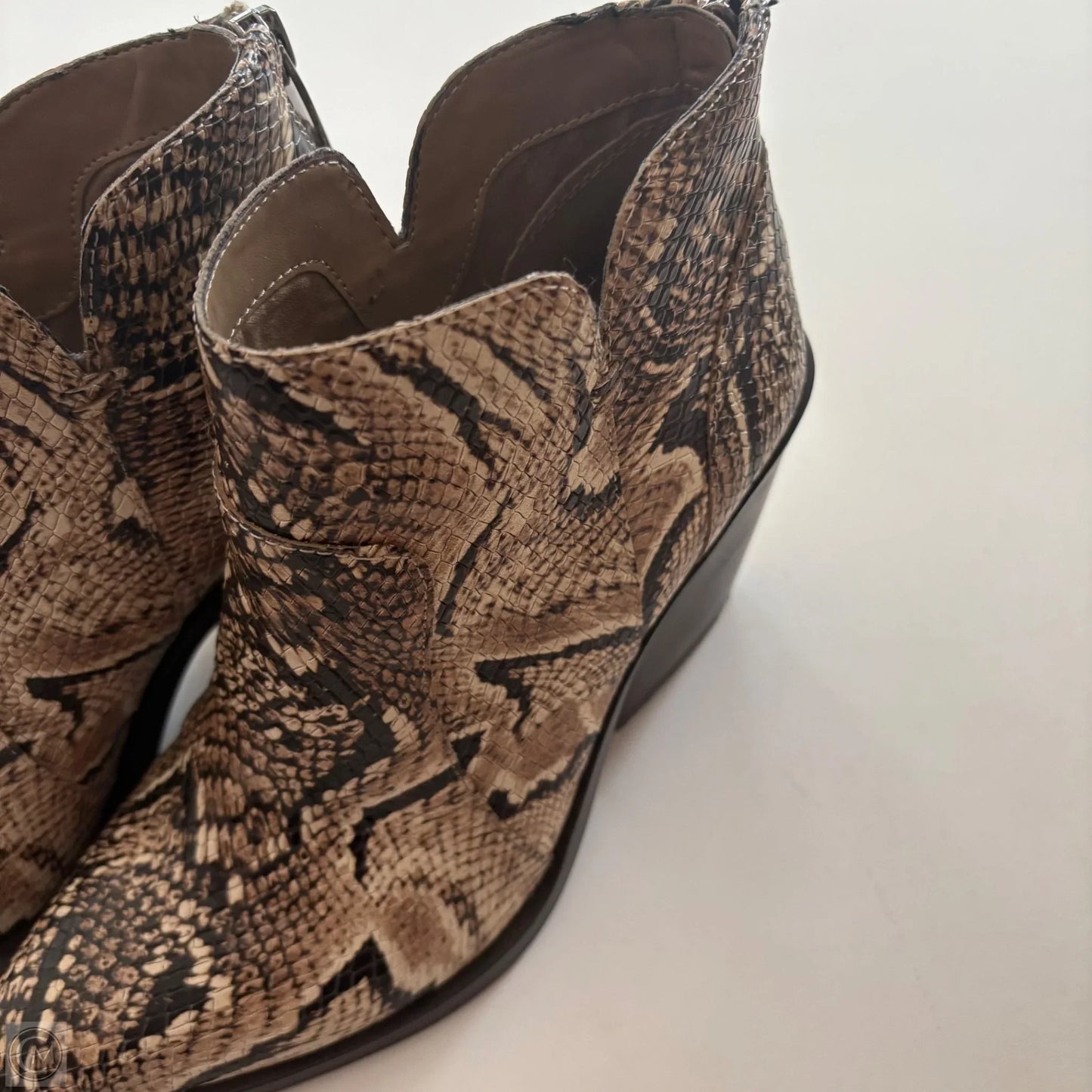 Boots Ankle Heels By Vince Camuto In Animal Print, Size: 6.5