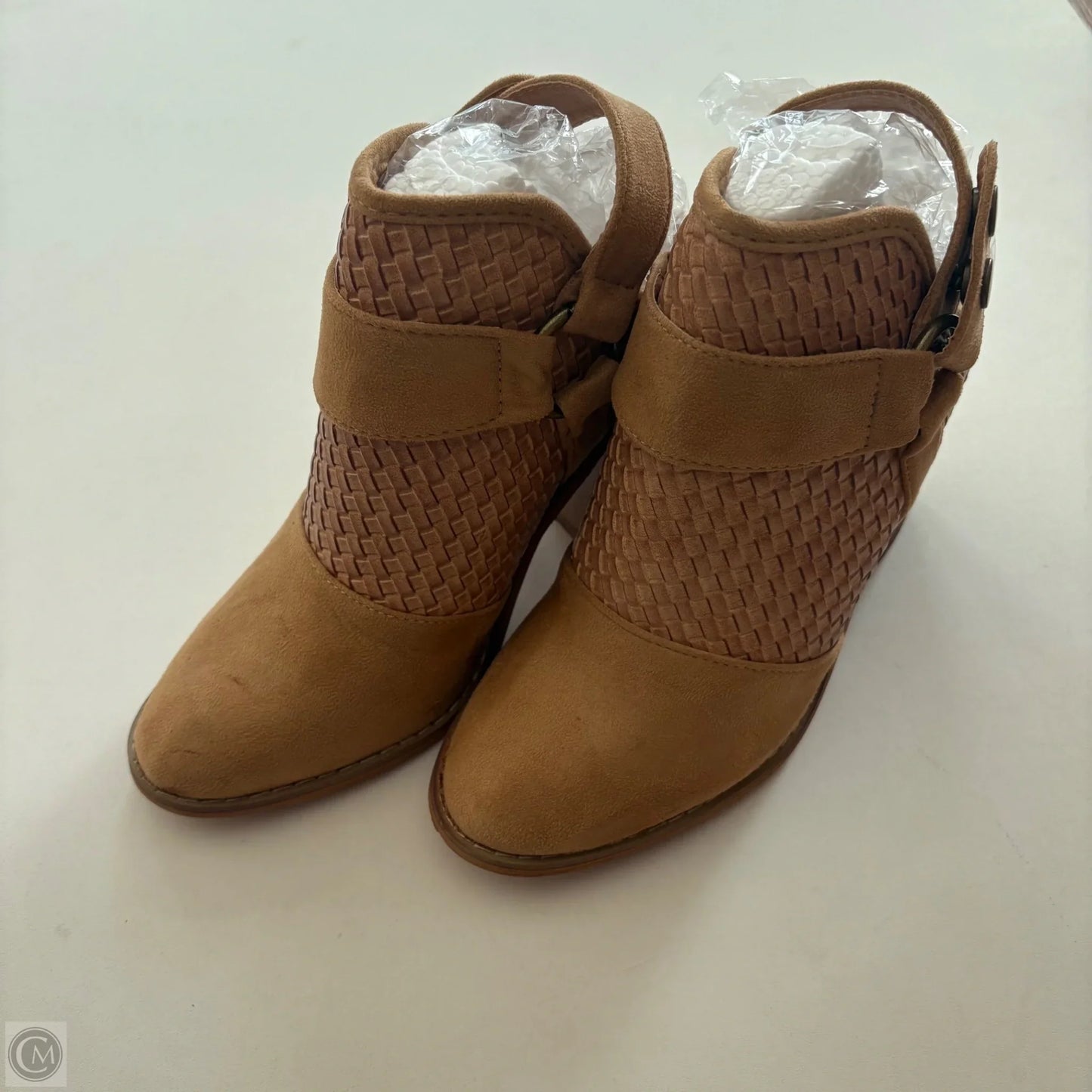 Boots Ankle Heels By Yoki In Tan, Size: 6.5