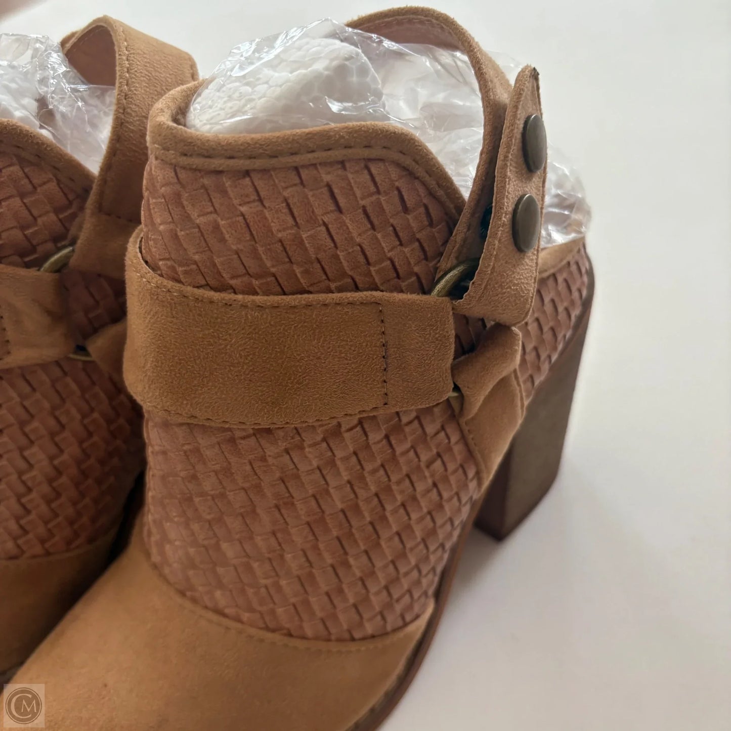 Boots Ankle Heels By Yoki In Tan, Size: 6.5