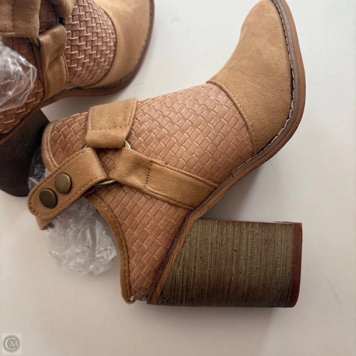 Boots Ankle Heels By Yoki In Tan, Size: 6.5