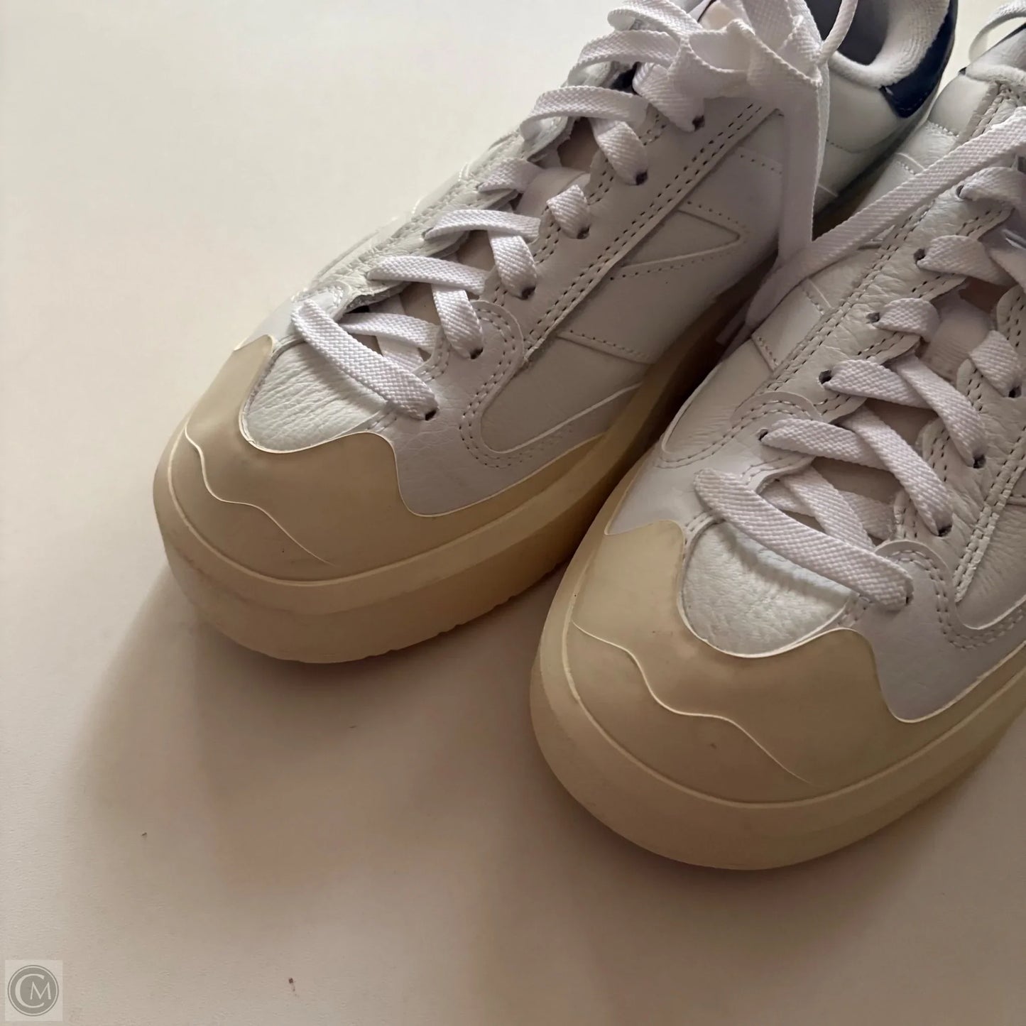 Shoes Athletic By New Balance In White, Size: 7