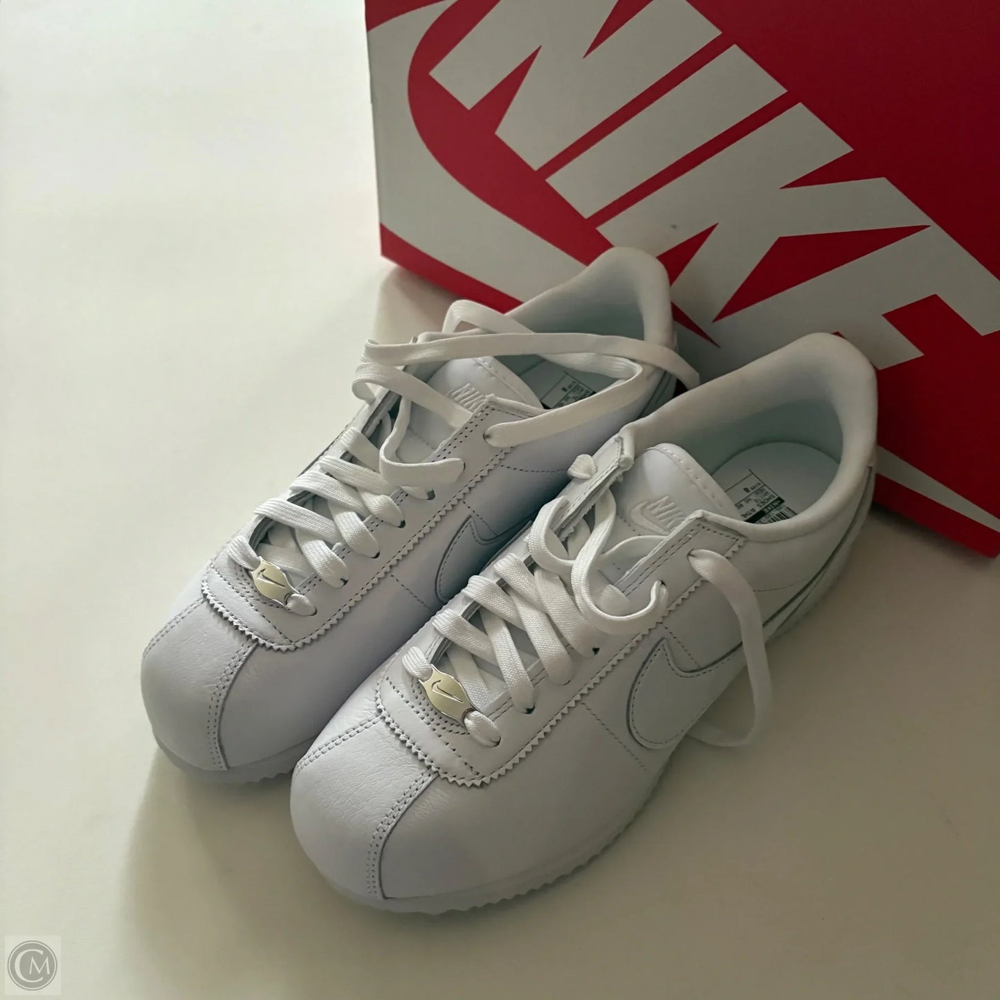 Shoes Athletic By Nike In White, Size: 8