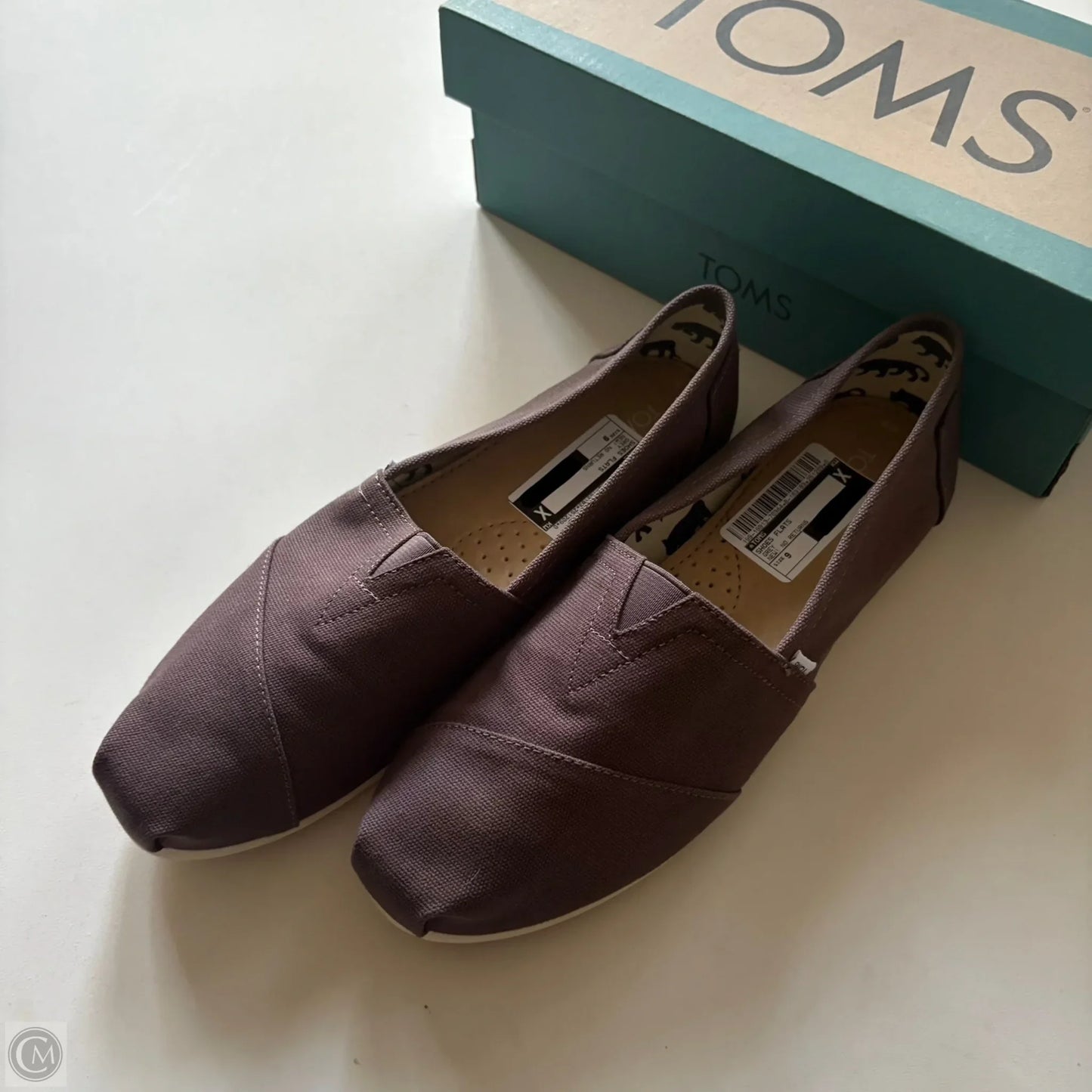 Shoes Flats By Toms In Grey, Size: 9