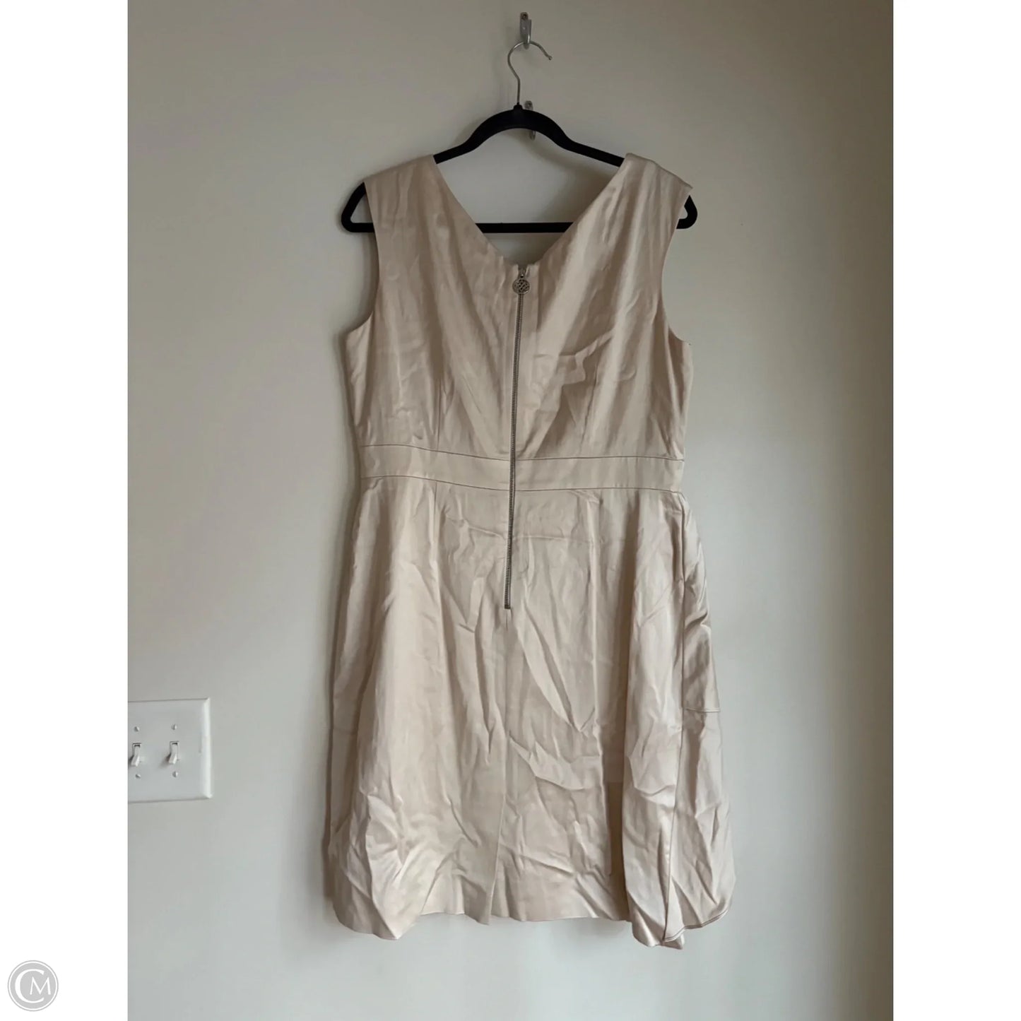 Dress Party Short By Antonio Melani In Gold, Size: L