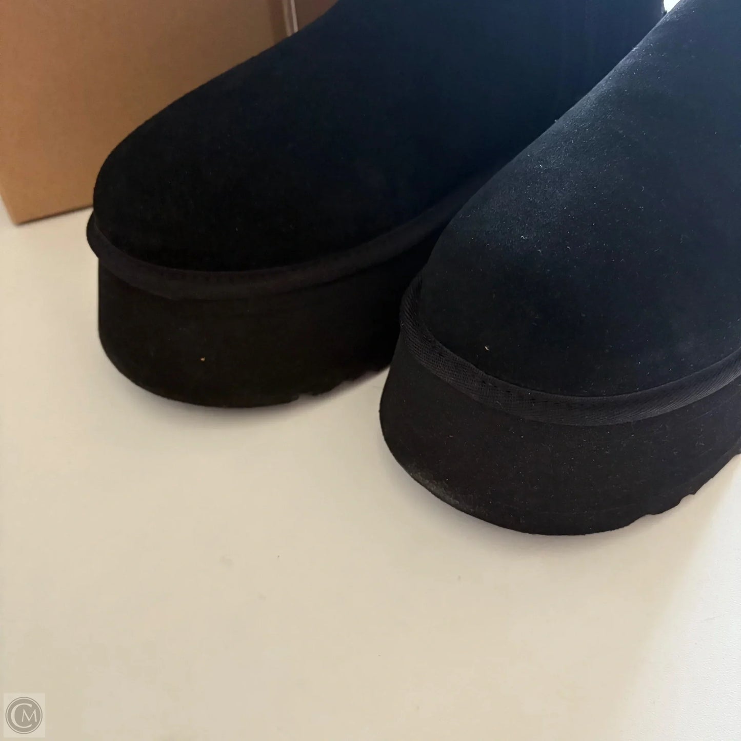 Boots Designer By Ugg In Black, Size: 9