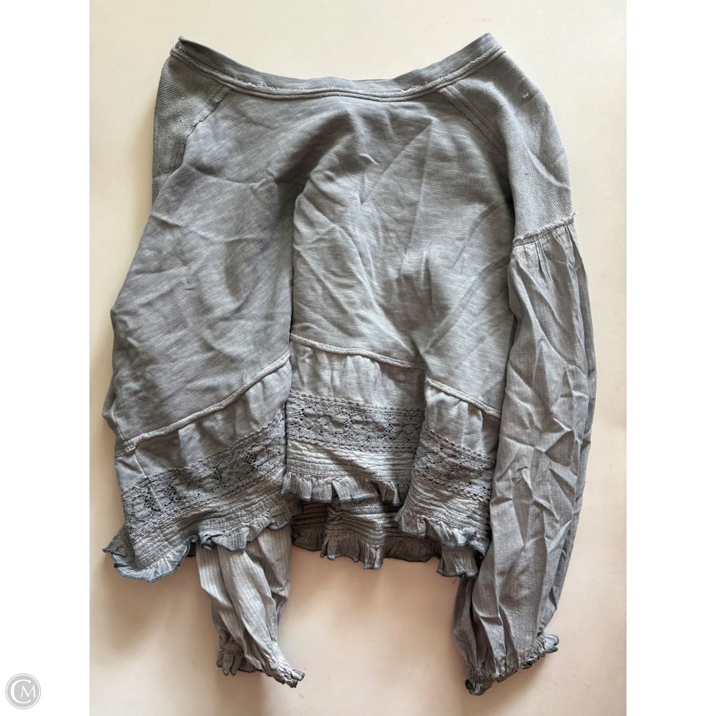 Top Long Sleeve By Pilcro In Grey, Size: S