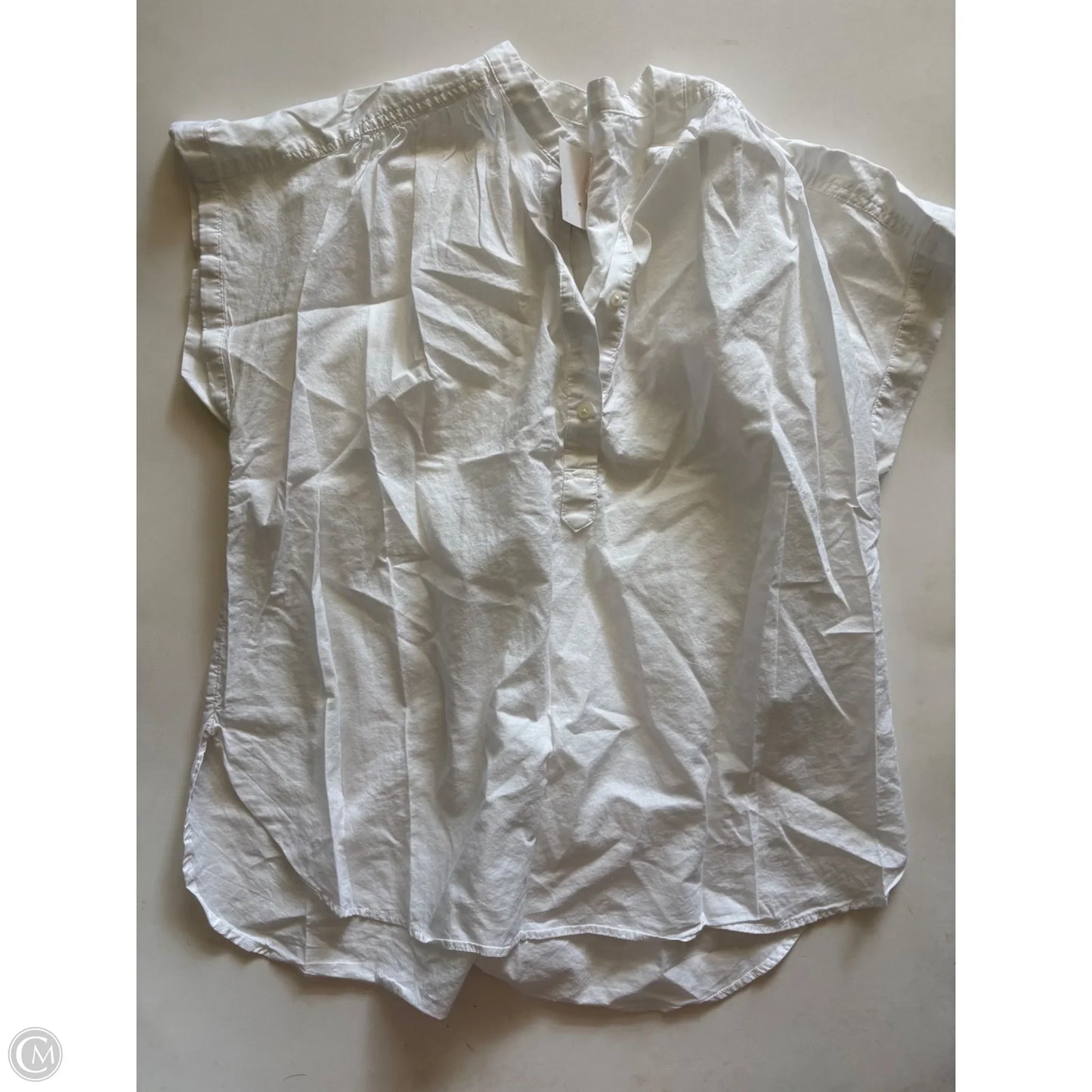 Top Short Sleeve By Universal Thread In White, Size: M