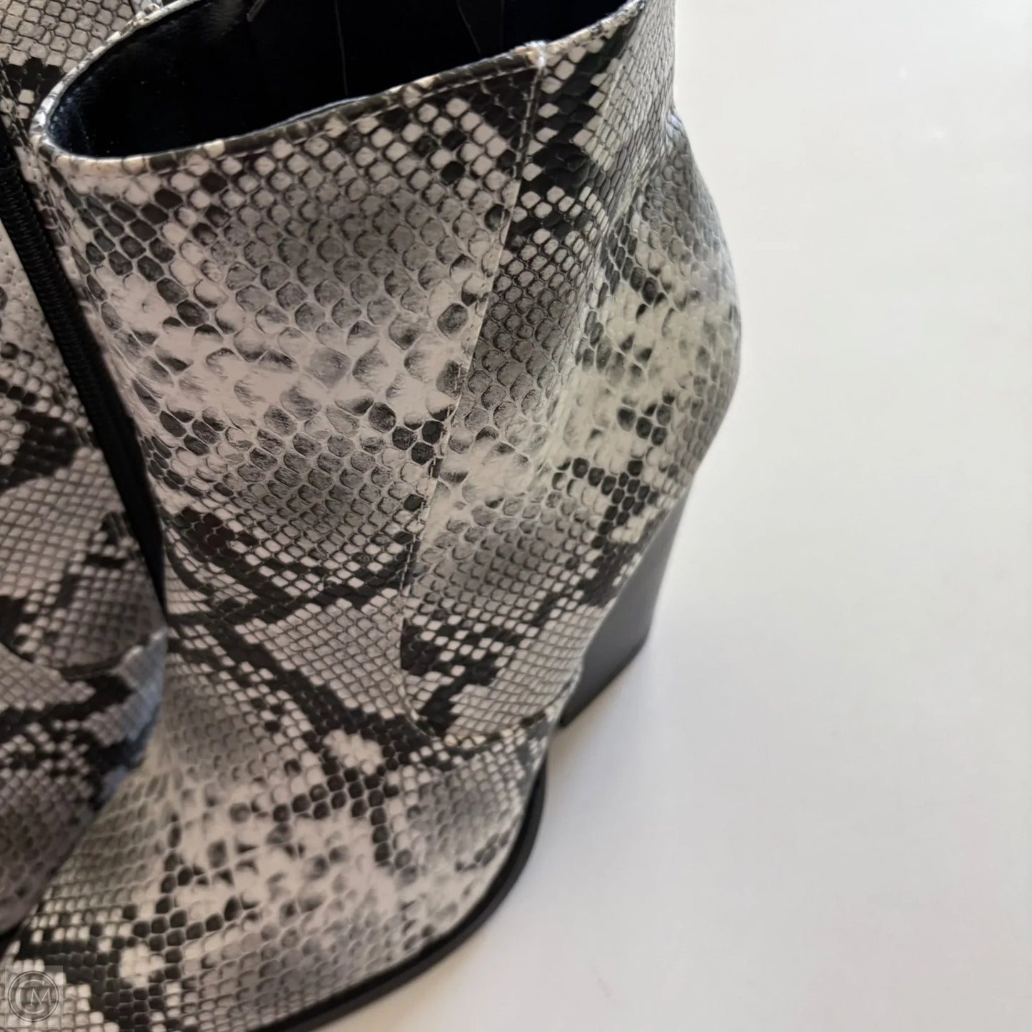 Boots Ankle Heels By Cato In Animal Print, Size: 8.5
