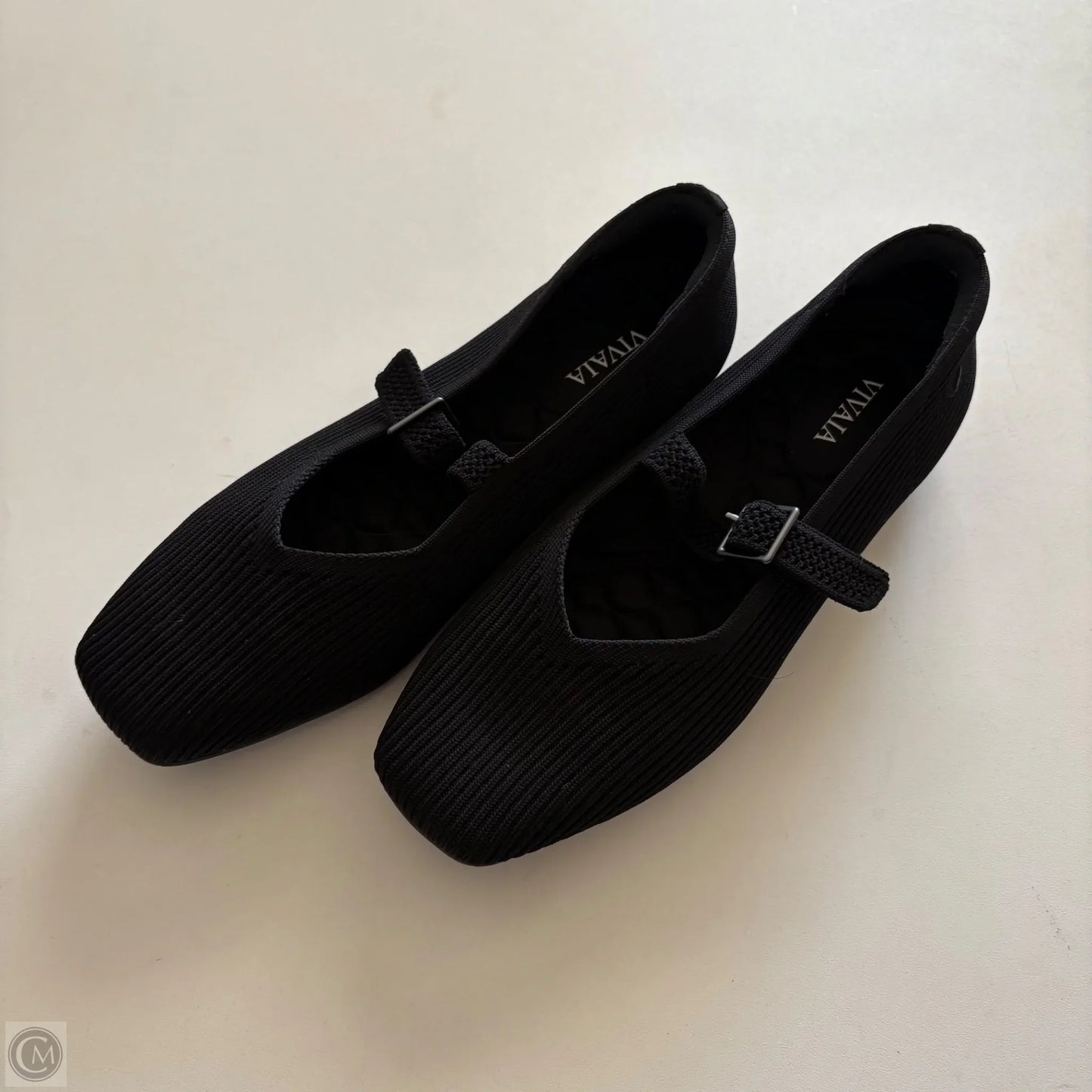 Shoes Flats By Vivaia In Black, Size: 6