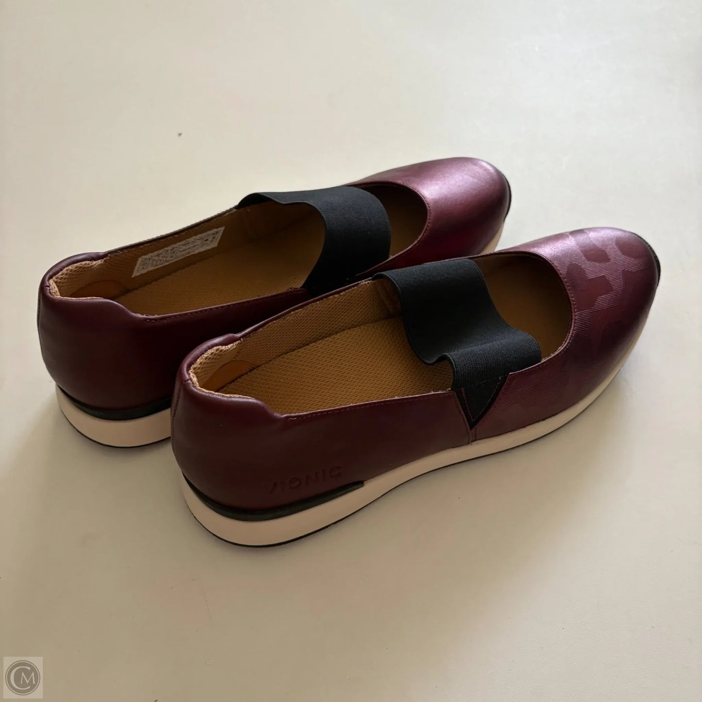 Shoes Flats By Vionic In Maroon, Size: 9