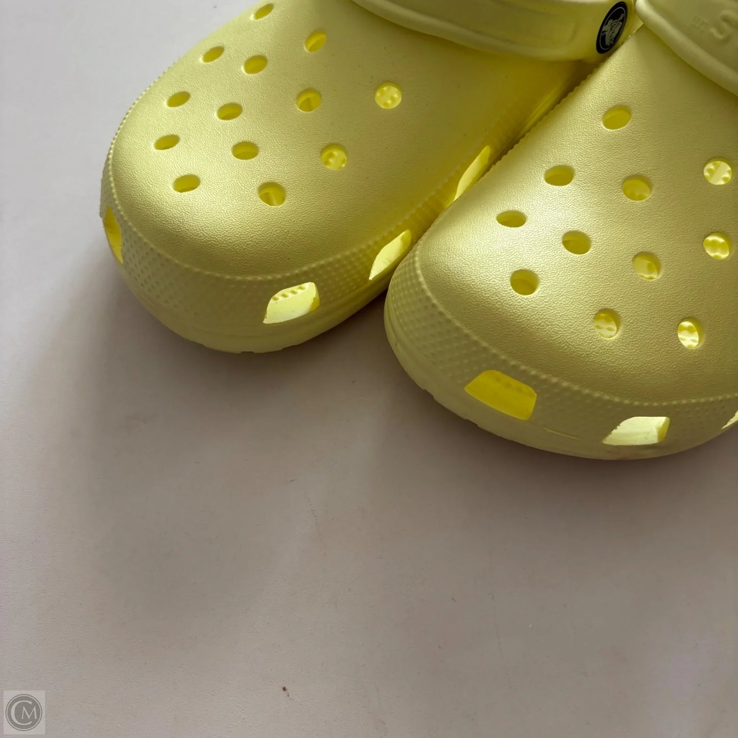 Shoes Flats By Crocs In Yellow, Size: 9