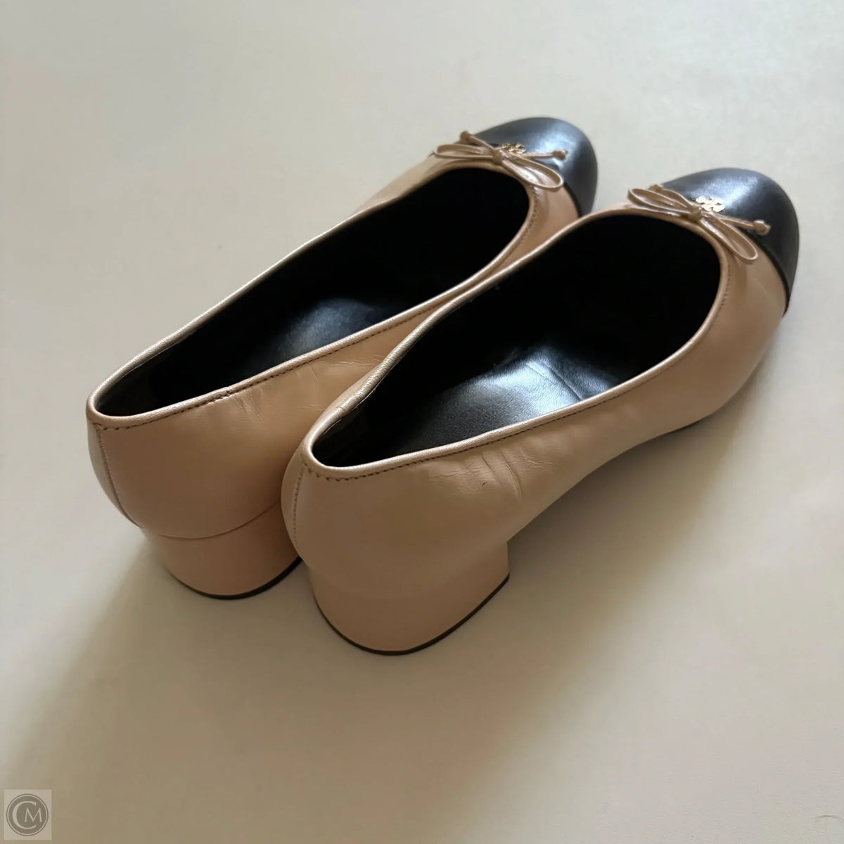 Shoes Designer By Tory Burch In Tan, Size: 9.5