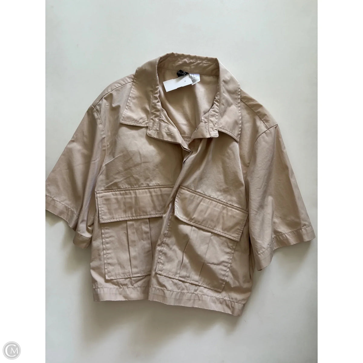 Top Short Sleeve By Divided In Tan, Size: M
