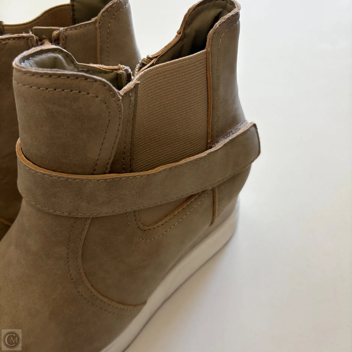 Boots Ankle Flats By Serra In Tan, Size: 9