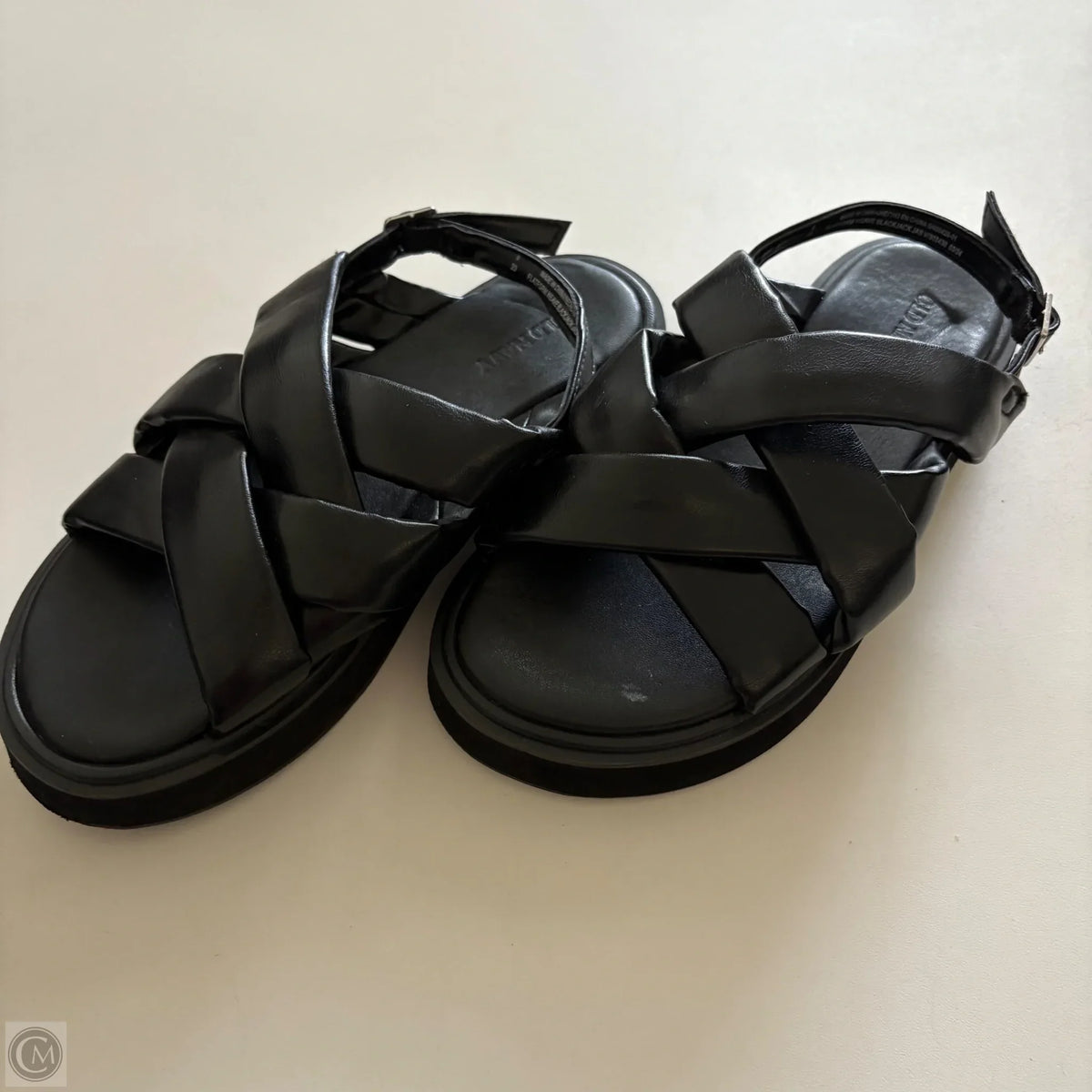 Sandals Flats By Old Navy In Black, Size: 6