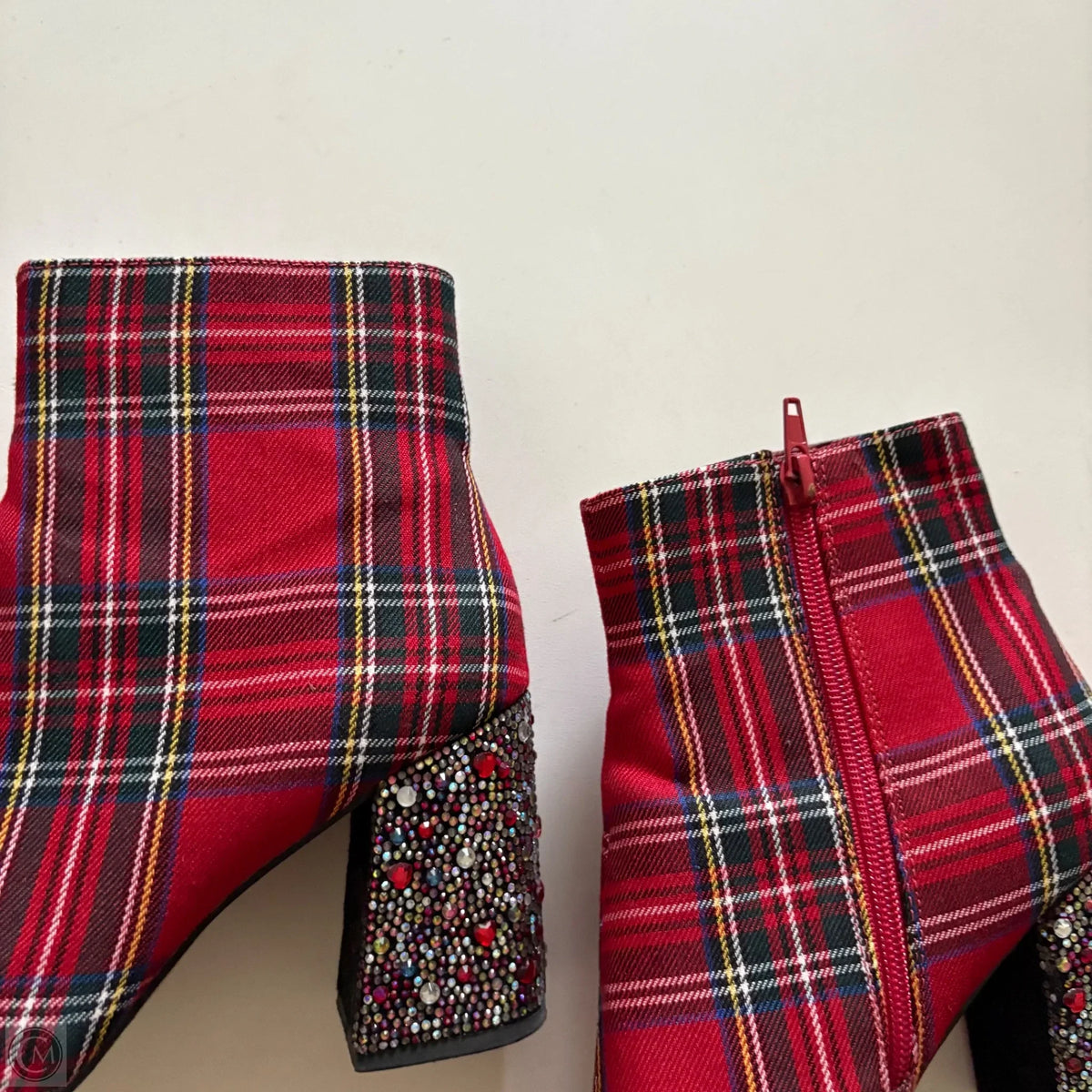 Boots Ankle Heels By Betsey Johnson In Plaid Pattern, Size: 6.5