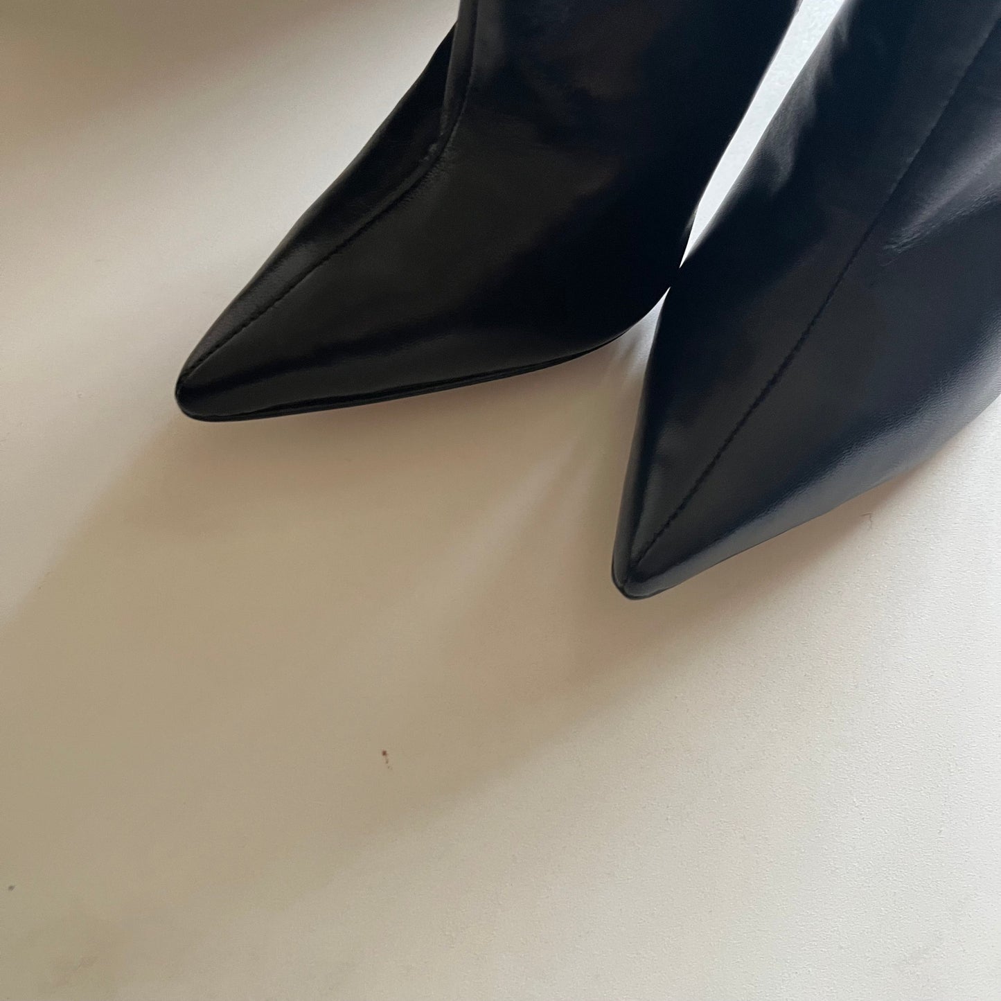 Black Shoes Heels Stiletto Saks Fifth Avenue, Size 9.5