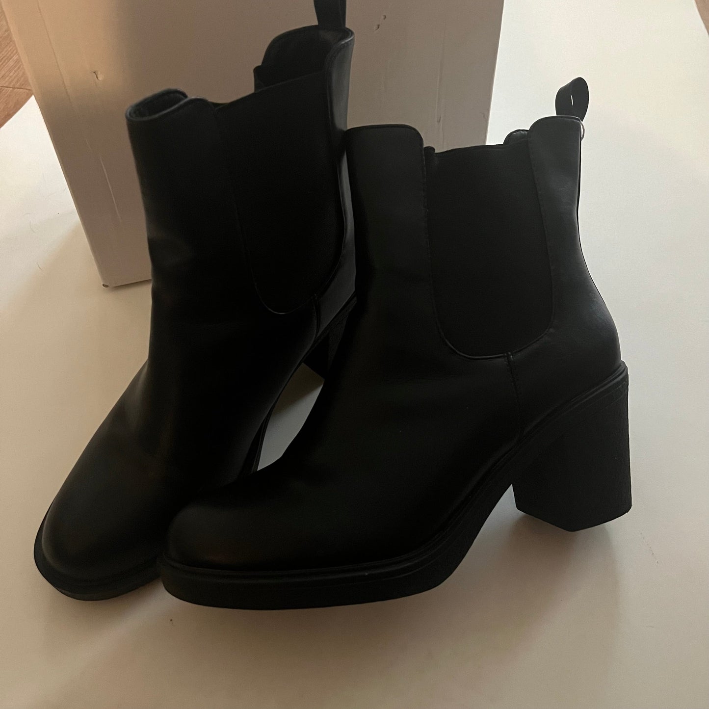 Black Shoes Heels Block Max Maxum, Size 8