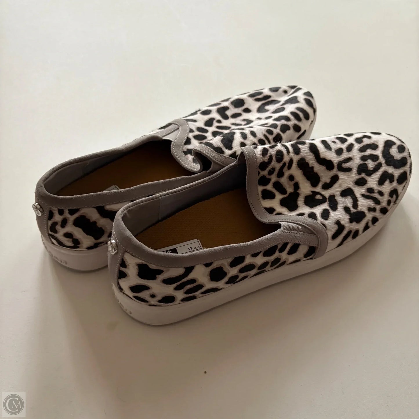 Shoes Sneakers By Vionic In Animal Print, Size: 11
