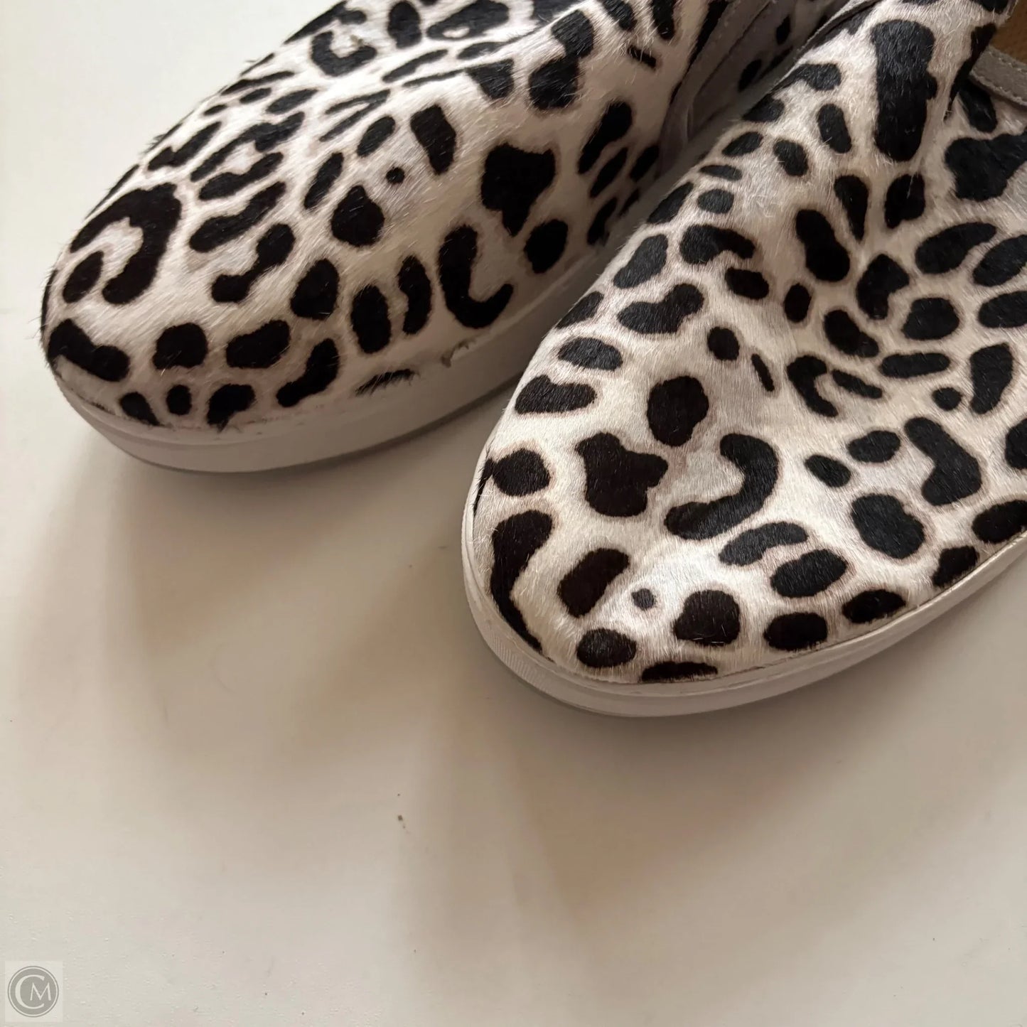 Shoes Sneakers By Vionic In Animal Print, Size: 11