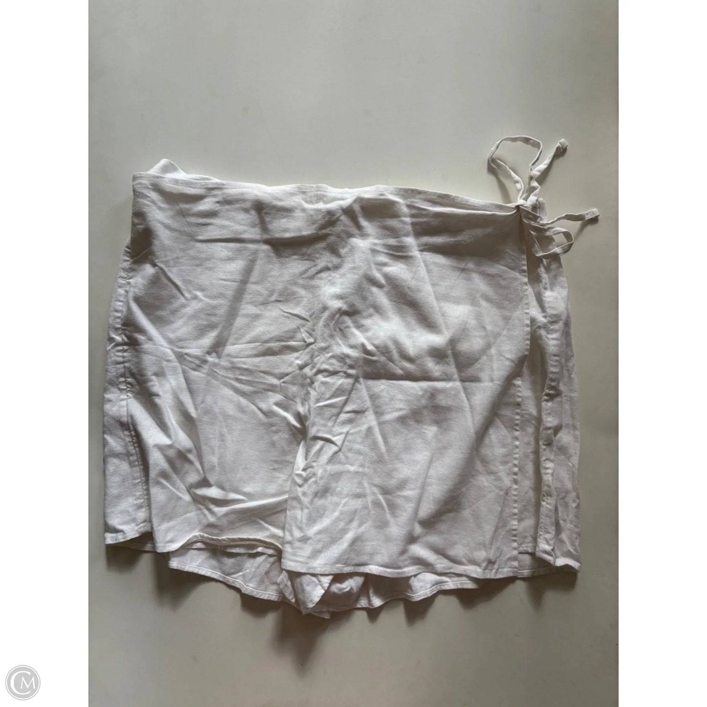 Shorts By Old Navy In White, Size: Xl