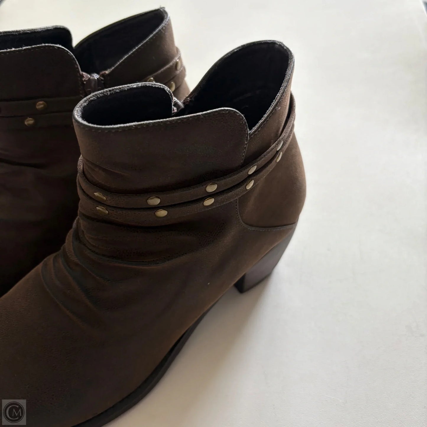 Boots Ankle Heels By savvy In Brown, Size: 9
